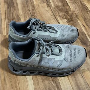 On Running Men's Light Gray Athletic Shoes